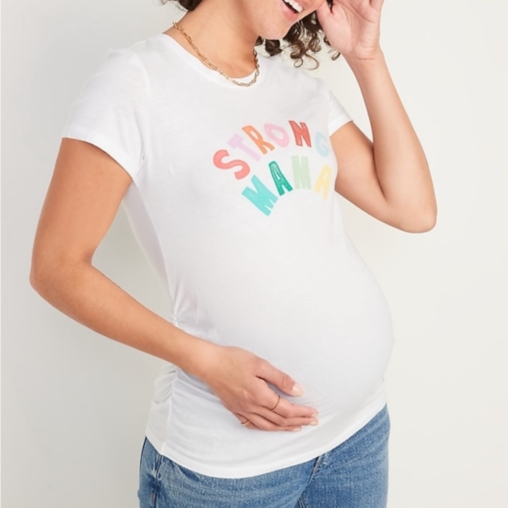STRONG MAMA Maternity graphic tee